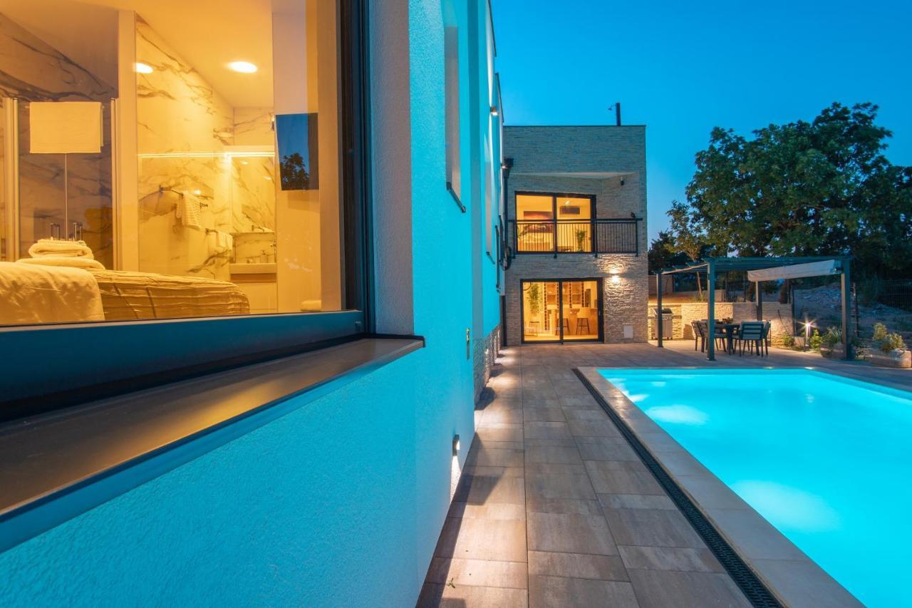 Perla Nera Heated Pool & Sauna Stan Trigraci エクステリア 写真